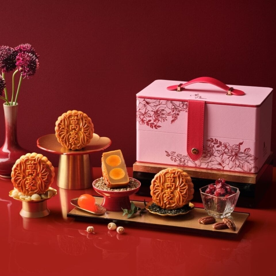assorted-baked-mooncakes-box-of-4-250728022125